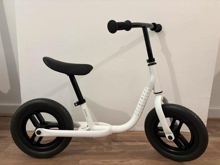 Loopfietsje Runride 100 - 10 inch (Nooit gebruikt), Fietsen en Brommers, Steps, Zo goed als nieuw, Overige typen, Ophalen of Verzenden