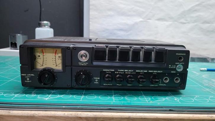 MARANTZ CD-330 - 3 head cassette tape portable recorder, Audio, Tv en Foto, Versterkers en Receivers, Zo goed als nieuw, Stereo