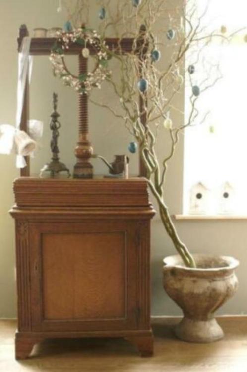 Een prachtig pronkstuk voor uw huis!, Huis en Inrichting, Kasten | Dressoirs, 25 tot 50 cm, Met deur(en), Met plank(en), Eikenhout