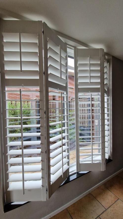 Mooie,grote,kwaliteit witte shutter met blinde scharnieren!, Huis en Inrichting, Stoffering | Gordijnen en Lamellen, Gebruikt