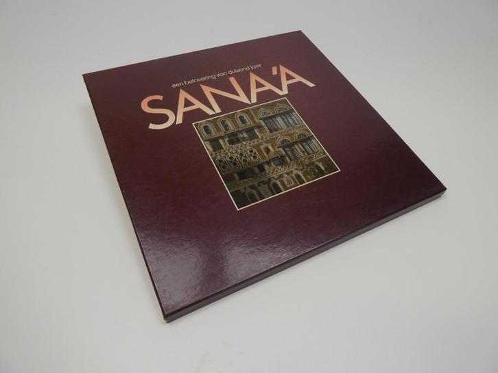 Sana’a: Een betovering van duizend jaar (1987), Boeken, Geschiedenis | Stad en Regio, Gelezen, Ophalen of Verzenden