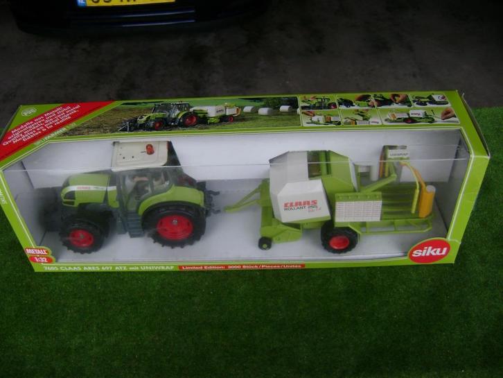 Claas Ares 697 ATZ met Claas pers/wikkelaar van Siku nr 7605, Hobby en Vrije tijd, Modelauto's | 1:32, Nieuw, Tractor of Landbouw