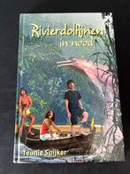 Rivierdolfijnen in nood - Teunje Suijker, Ophalen of Verzenden, Gelezen, Fictie algemeen