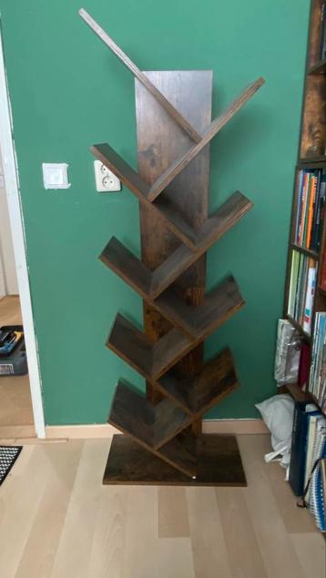 2x Boeken/Magazijn kasten - hout. Nooit gebruikt. 50x25x140