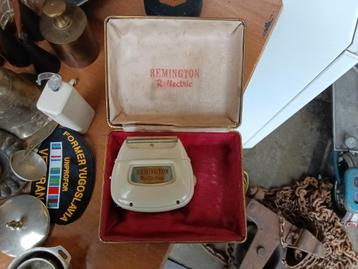 Vintage Remington Rollectric Scheerapparaat beschikbaar voor biedingen