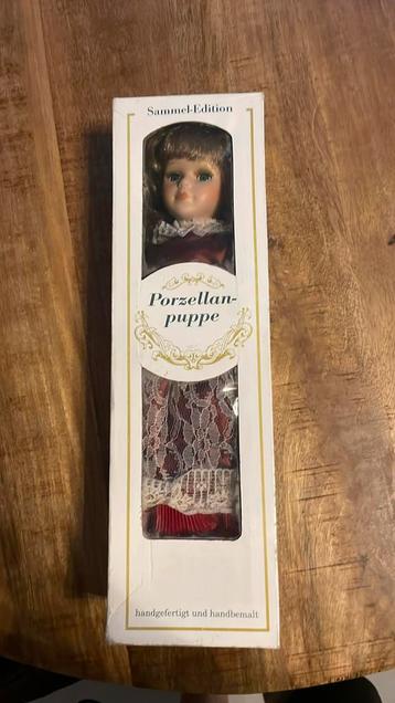Porzellan-puppe (sammel-Edition) beschikbaar voor biedingen