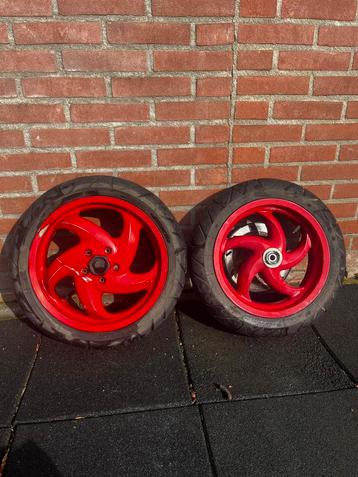 Gilera runner DD velgenset 125/180cc beschikbaar voor biedingen
