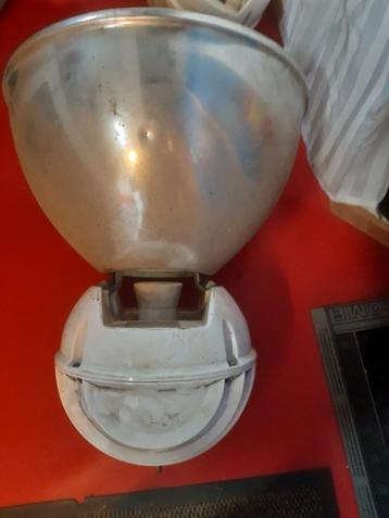 lampen , fabriekshallampen antiek .  beschikbaar voor biedingen