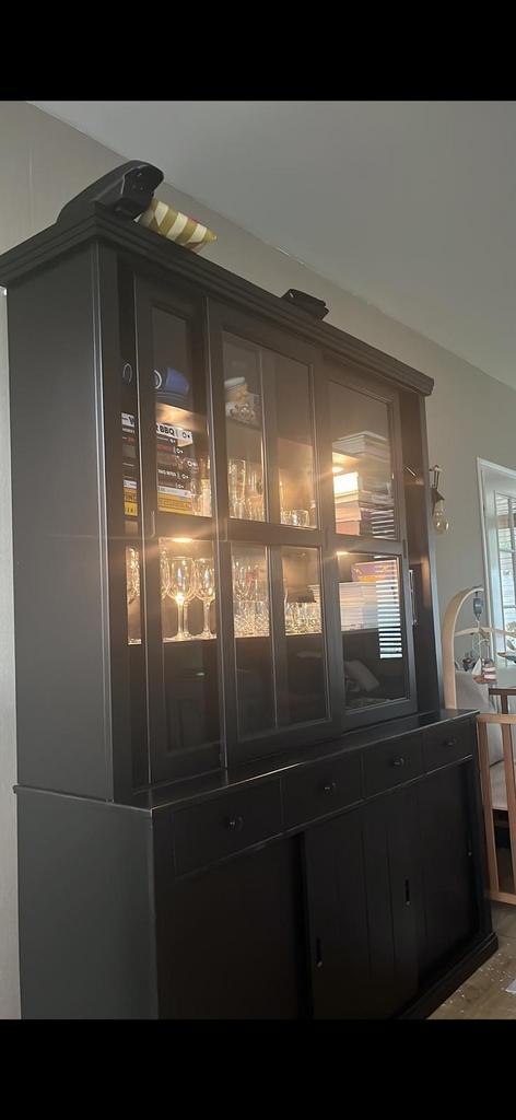 Diepzwarte Grenen Buffetkast met Verlichting, Huis en Inrichting, Kasten | Buffetkasten, Gebruikt, 200 cm of meer, 150 tot 200 cm