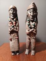 2 rituele beeldjes, Sumatra?Indonesië?versierd, man/vrouw, Antiek en Kunst, Kunst | Niet-Westerse kunst, Ophalen of Verzenden