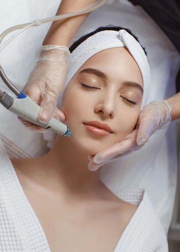 Hydrafacial modellen gezocht beschikbaar voor biedingen