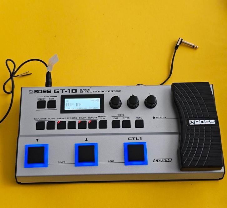Boss GT-1B Bas Effecten Processor, Muziek en Instrumenten, Effecten, Gebruikt, Chorus, Delay of Echo, Reverb, Compressor, Multi-effect