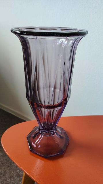 antieke vaas art deco lila paars glas kristal kunst design beschikbaar voor biedingen