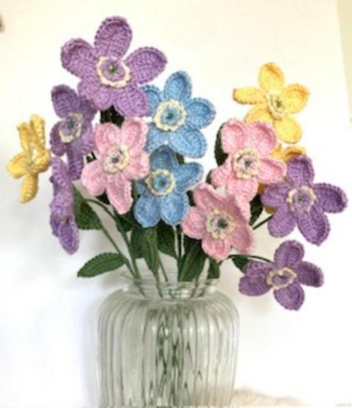 * Gehaakte Clematis bloemen tak 1 / 2 bloem div kleur pastel, Hobby en Vrije tijd, Breien en Haken, Nieuw, Haken, Overige typen