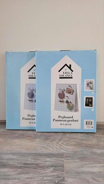 Pegboard wit, nieuw in doos! 2x beschikbaar voor biedingen