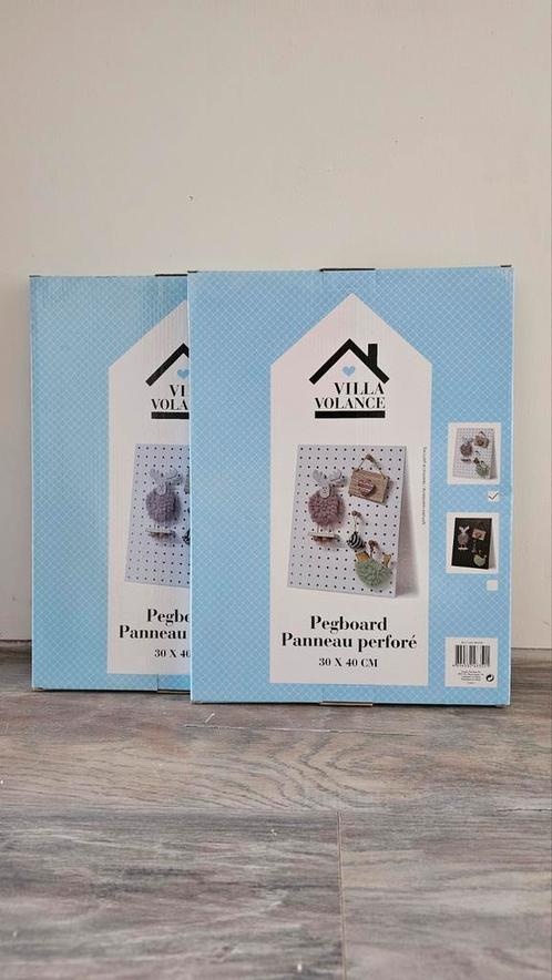 Pegboard wit, nieuw in doos! 2x, Huis en Inrichting, Woonaccessoires | Wanddecoraties, Nieuw, Ophalen