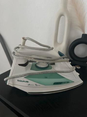 Taurus Breeze Green 1600 Strijkijzer beschikbaar voor biedingen