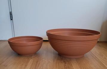 26x terracotta kunstof schaal groot en klein beschikbaar voor biedingen