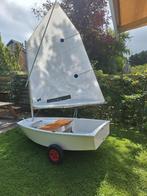 Optimist - compleet met loopkar, Watersport en Boten, Ophalen of Verzenden, Zo goed als nieuw, Minder dan 15 m²