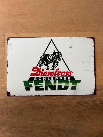 “Fendt” reclame bordje beschikbaar voor biedingen