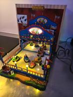 Lemax Carnival Crazy Cars kermis compleet kerstdorp, Diversen, Kerst, Ophalen of Verzenden, Gebruikt