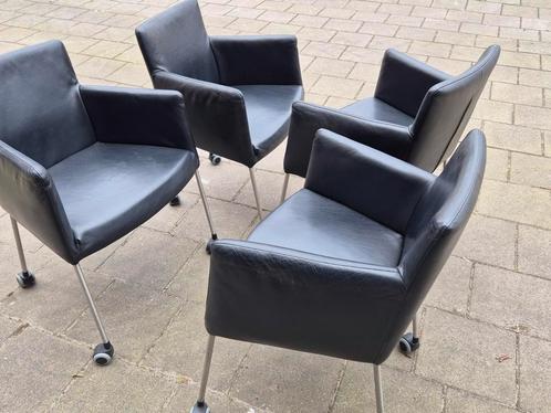 Eetkamerfauteuils LABEL Model Tiba zwart leer stoelen wielen, Huis en Inrichting, Stoelen, Zo goed als nieuw, Vier, Leer, Metaal