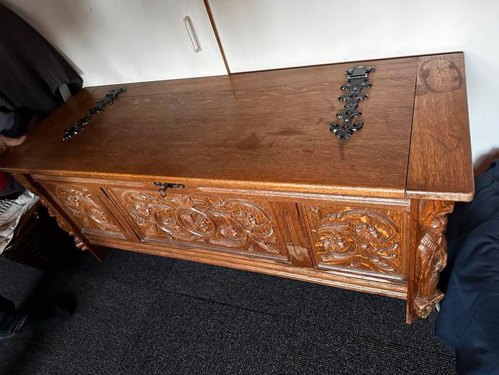 Antieke houten dekenkist met snijwerk, Antiek en Kunst, Antiek | Meubels | Kasten, Ophalen