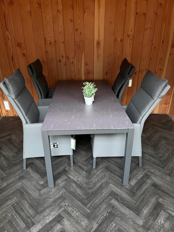 Monte Vari tuinset | Suns | Showroommodel, Tuin en Terras, Tuinsets en Loungesets, Zo goed als nieuw, Tuinset, Aluminium, 4 zitplaatsen