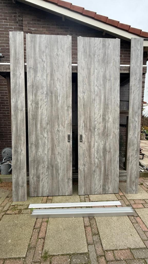 Mooie schuifdeuren met rails en kantplanken, Doe-het-zelf en Verbouw, Deuren en Horren, Gebruikt, Binnendeur, 215 cm of meer, 80 tot 100 cm