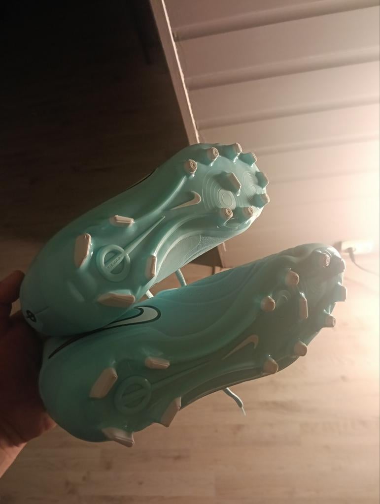 Nike Tiempo Legend 10 - Nieuwstaat, 1x gepast, Sport en Fitness, Voetbal, Ophalen of Verzenden, Zo goed als nieuw, Schoenen