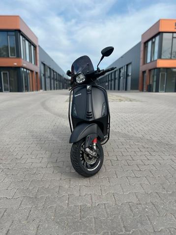 Vespa Sprint 2023 Custom Full Options! beschikbaar voor biedingen