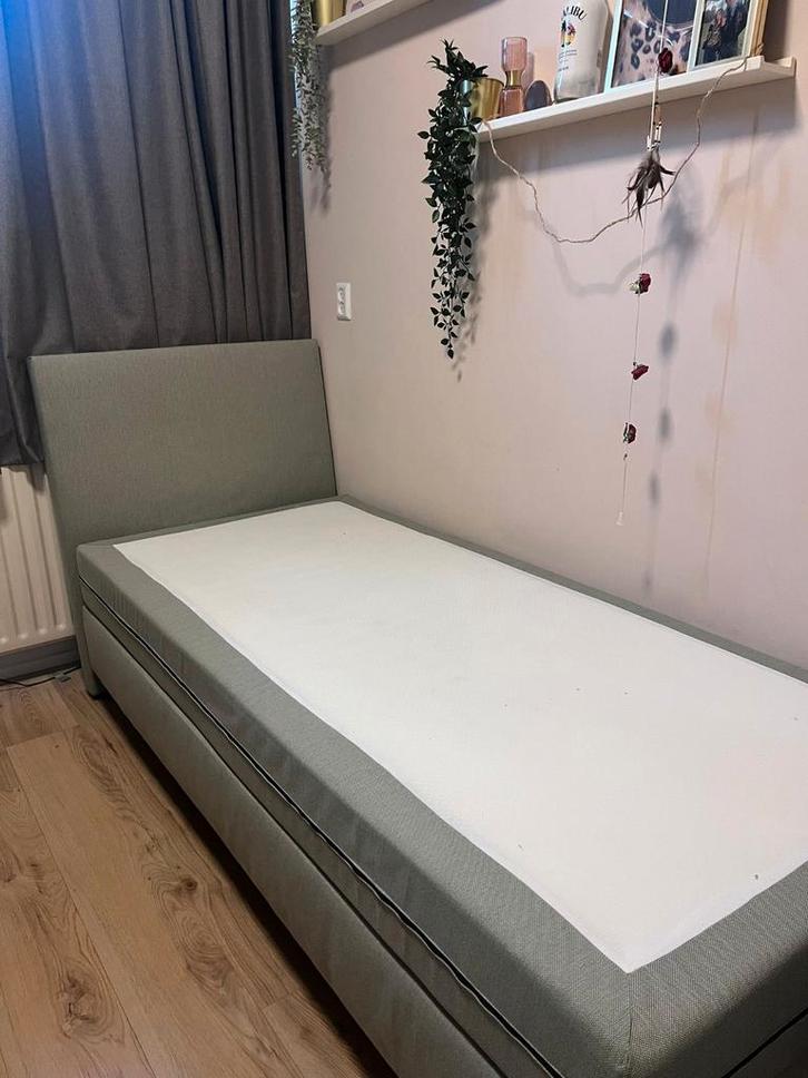 Leuke groene 1 persoons boxspring, Huis en Inrichting, Slaapkamer | Boxsprings, Zo goed als nieuw, 180 cm, Tweepersoons, Ophalen
