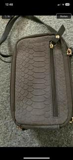 Lou Lou telefoontasje + ruimte 8 pasjes grijs leer €79,95, Ophalen of Verzenden, Nieuw, Grijs, Schoudertasje