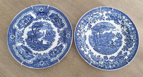 2  verschillende Petrus Regout borden Delftsblauw Maastricht, Antiek en Kunst, Antiek | Wandborden en Tegels, Ophalen of Verzenden