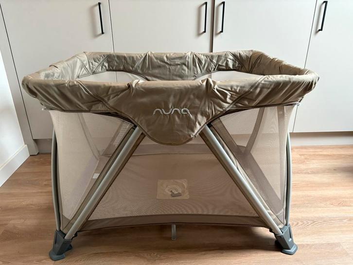 Nuna Sena Aire campingbedje, Kinderen en Baby's, Babywiegjes en Ledikanten, Zo goed als nieuw, Reisbedje, Ophalen