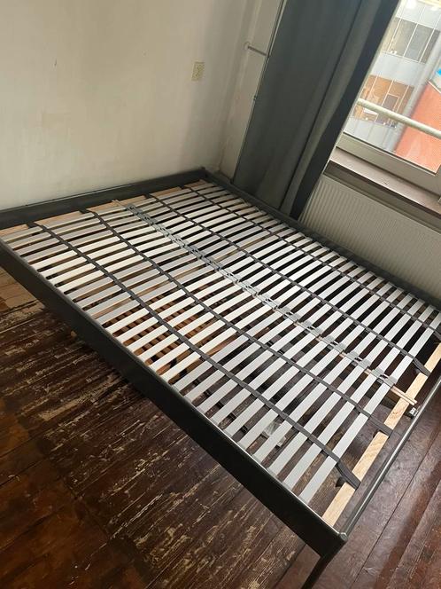 Metalen ikea bed 2-persoons, Huis en Inrichting, Slaapkamer | Bedden, Gebruikt, Tweepersoons, 160 cm, 200 cm, Metaal, Zwart, Ophalen
