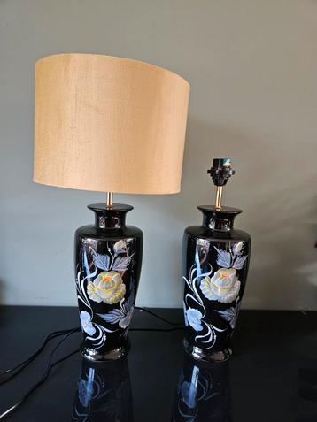 Vintage lampen set zwart keramiek, handbeschilderd, bloemen  beschikbaar voor biedingen