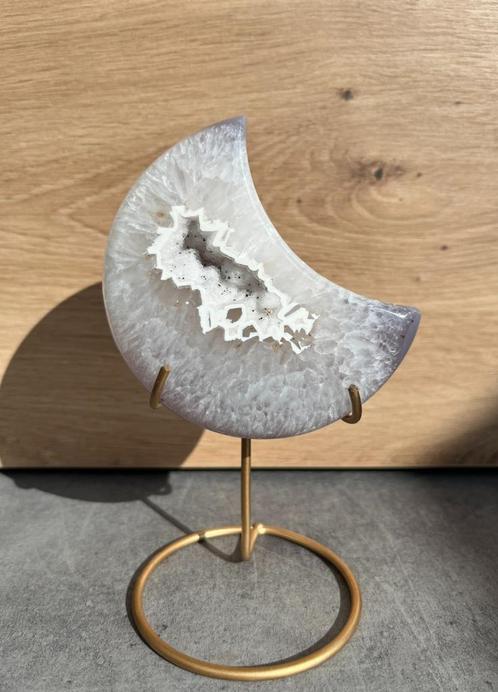Agaat maan op standaard #1, Verzamelen, Mineralen en Fossielen, Mineraal, Ophalen of Verzenden