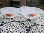 Arcopal 2 schalen, Huis en Inrichting, Keuken | Servies, Ophalen of Verzenden, Overige stijlen, Glas, Schaal of Schalen