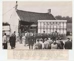 Persfoto ongeval vrachtwagen Fa. B. Bos Overschie slachterij, Gebruikt, Verzenden, Foto, 1940 tot 1960