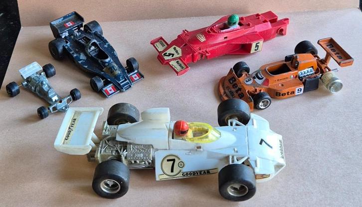 A33-20-1 Meerdere miniaturen race autos, gebruikte toestand, Verzamelen, Automerken, Motoren en Formule 1, Zo goed als nieuw, Auto's
