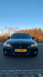 BMW 3-Serie 2.0 I 318i 105KW 2009 Zwart metallic, Restyling, Achterwielaandrijving, Zwart, Origineel Nederlands, Handgeschakeld
