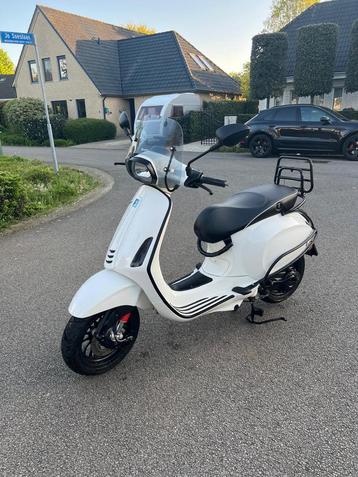 Vespa Sprint 2017 – Originele 1.750 km beschikbaar voor biedingen
