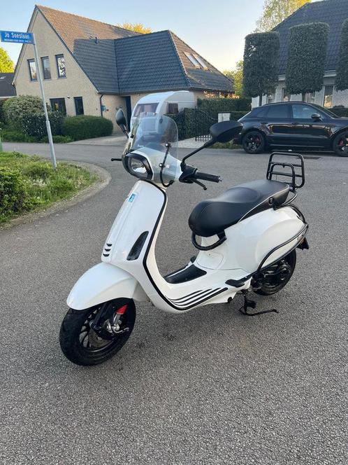 Vespa Sprint 2017 – Originele 1.750 km, Fietsen en Brommers, Scooters | Vespa, Zo goed als nieuw, Vespa S, Maximaal 25 km/u, Benzine