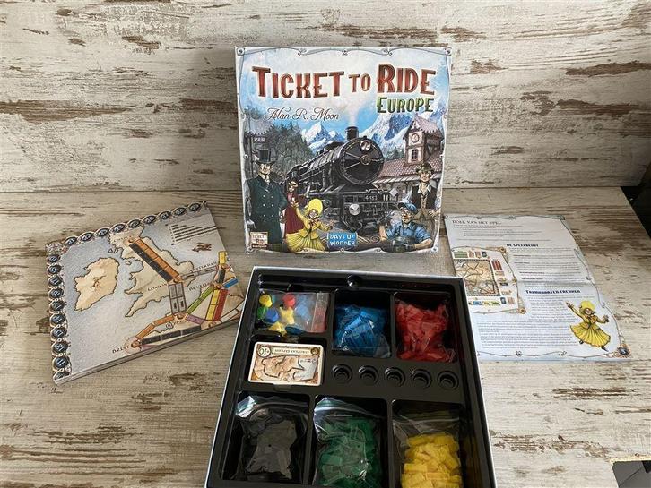 Ticket to ride europe Alan Moon [s870], Hobby en Vrije tijd, Gezelschapsspellen | Bordspellen, Zo goed als nieuw, Ophalen of Verzenden