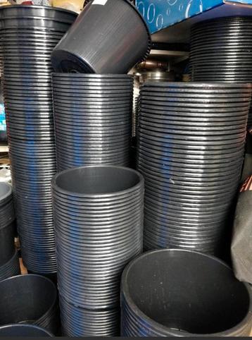 Bloempot, sierpot, plantenpot, plantenbak 2 lt beschikbaar voor biedingen