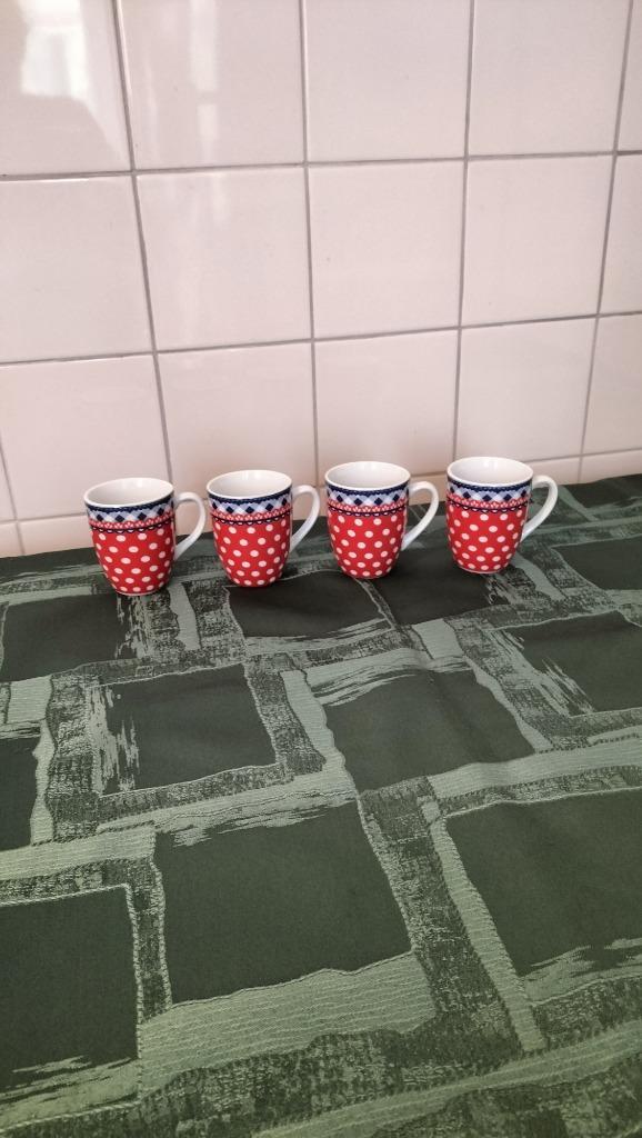 4 Gusta mokjes - Nieuw. ( & Ruiten, Huis en Inrichting, Keuken | Servies, Nieuw, Kop(pen) en/of Schotel(s), Overige stijlen, Aardewerk