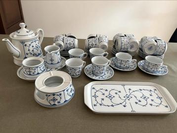 Blauw Saks theeservies van Jäger beschikbaar voor biedingen