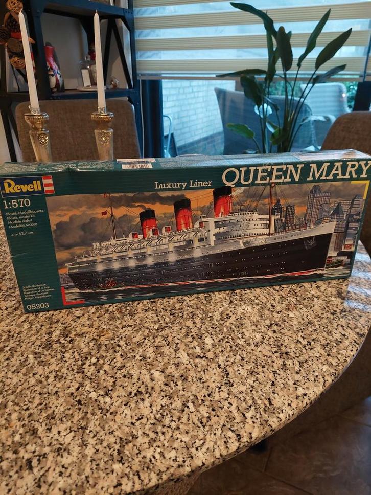 REVELL: QUEEN MARY  LUXURY LINER NIEUWE! NO 05203., Hobby en Vrije tijd, Modelbouw | Boten en Schepen, Nieuw, 1:200 of kleiner