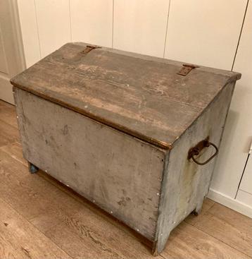 Antieke Zeeuwse Brocante Kist - Grijs Verweerd beschikbaar voor biedingen